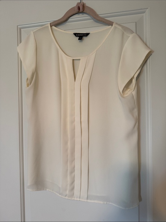 Express Tops - Express Cream Short-Sleeve Pleat-Front Blouse